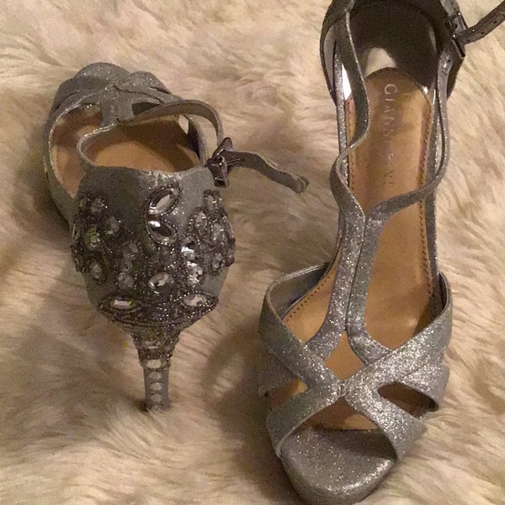 Shoes - Picture 2 of 4